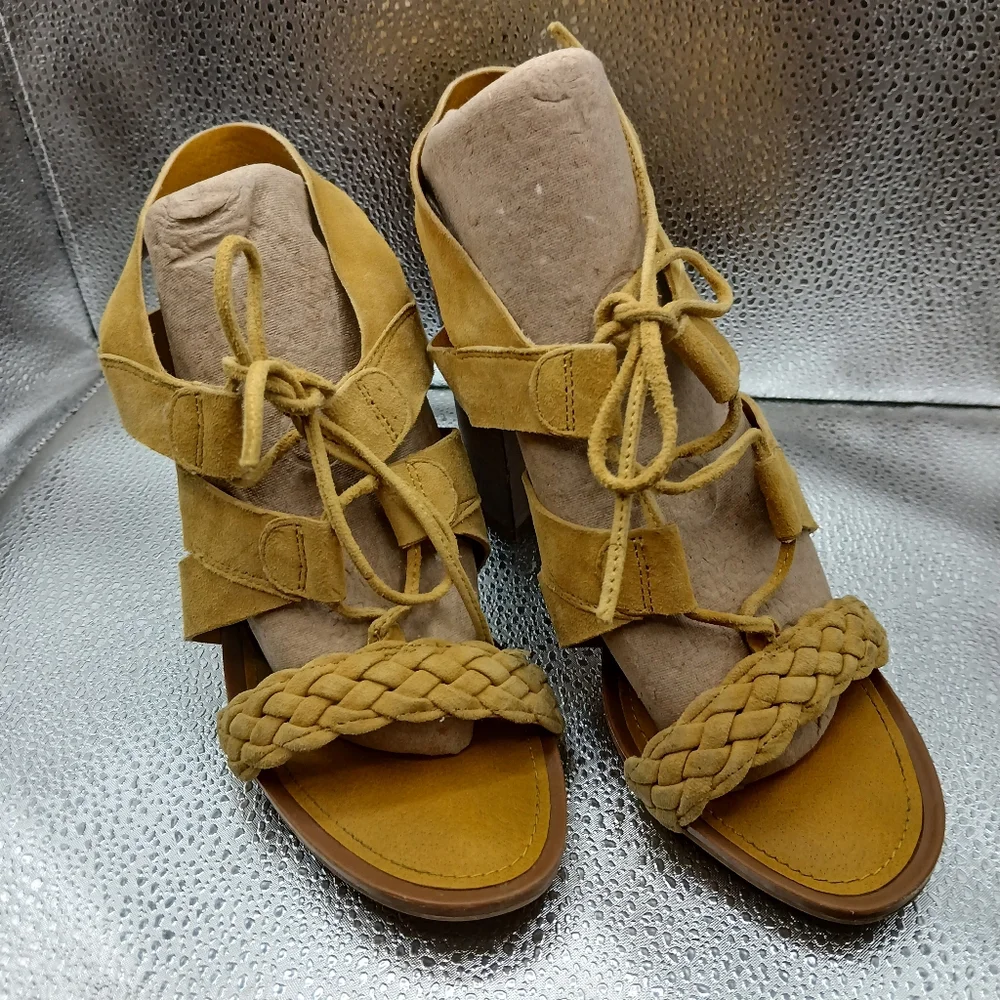 Franco Sarto Golden Leather Sandals Strappy Lace-Up Design Womens 6.5